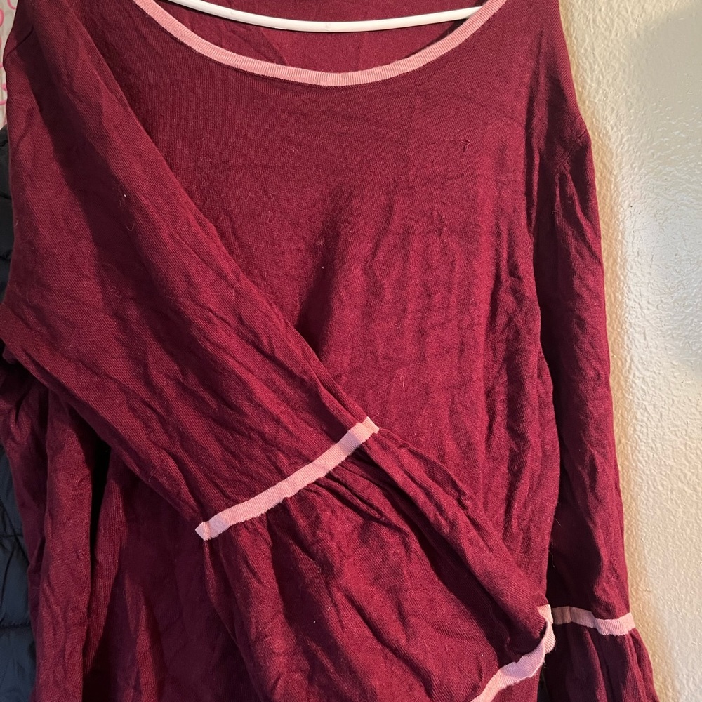 Ryan Wythe maroon color light sweater